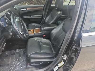2012 Chrysler 300, $7900. Photo 8