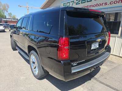 2018 Chevrolet Suburban, $29990. Photo 3