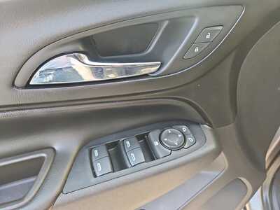 2018 Chevrolet Equinox, $10900. Photo 9