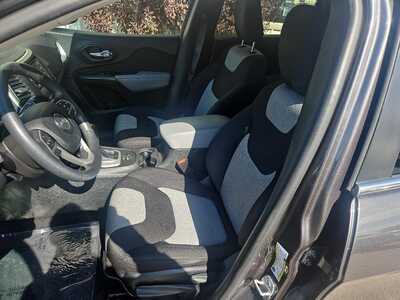 2014 Jeep Cherokee, $9900. Photo 8