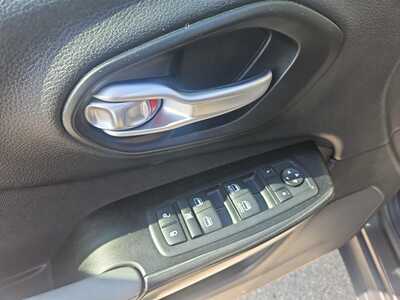 2014 Jeep Cherokee, $9900. Photo 9