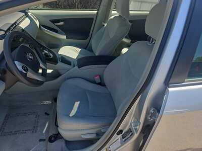 2010 Toyota Prius, $6900. Photo 8