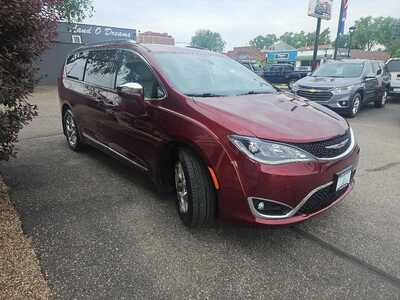 2017 Chrysler Pacifica, $12990. Photo 6