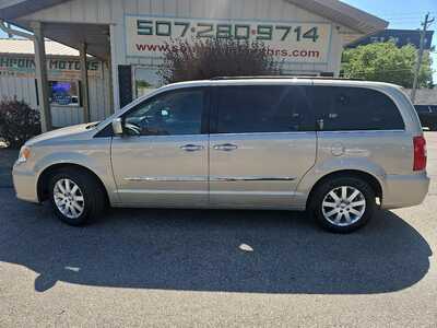2014 Chrysler Town & Country, $11990. Photo 2
