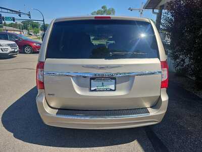 2014 Chrysler Town & Country, $11990. Photo 4