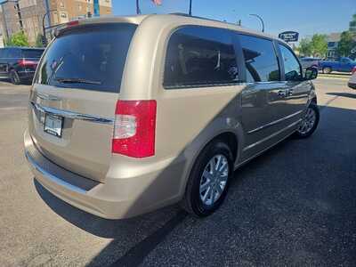 2014 Chrysler Town & Country, $11990. Photo 5