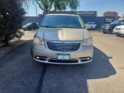 2014 Chrysler Town & Country, $11990. Photo 7
