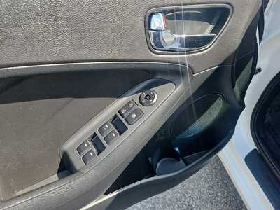 2015 Kia Forte, $7990. Photo 9