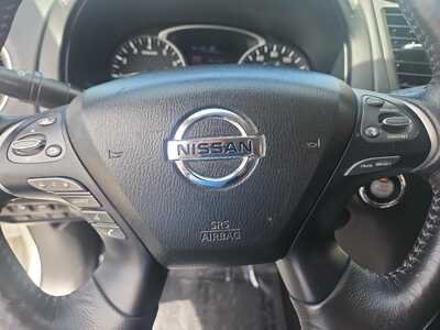 2019 Nissan Pathfinder, $0. Photo 10