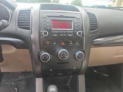 2011 Kia Sorento, $2900. Photo 12