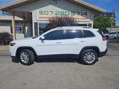 2019 Jeep Cherokee, $13990. Photo 2