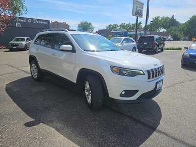 2019 Jeep Cherokee, $13990. Photo 6