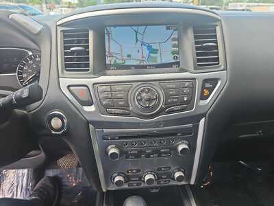 2020 Nissan Pathfinder, $18900. Photo 12