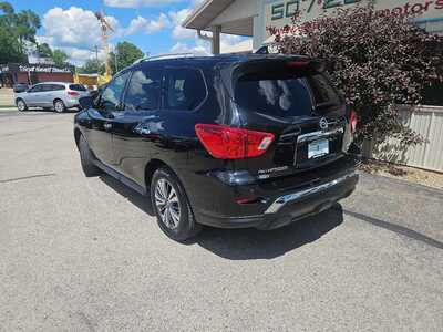 2020 Nissan Pathfinder, $18900. Photo 3