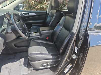 2020 Nissan Pathfinder, $18900. Photo 8