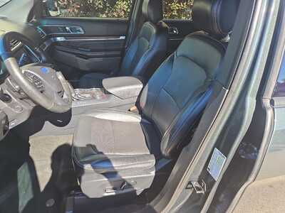 2016 Ford Explorer, $0. Photo 8