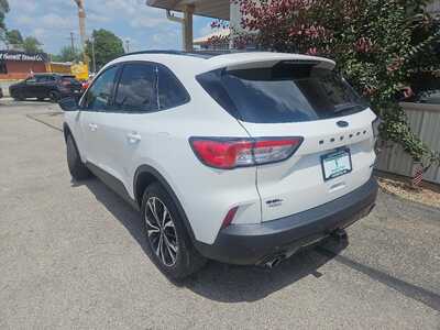 2022 Ford Escape, $21390. Photo 3