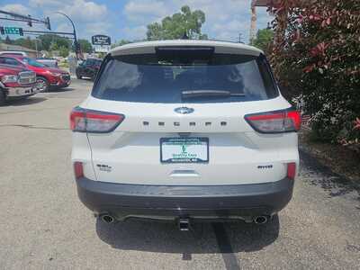 2022 Ford Escape, $21390. Photo 4