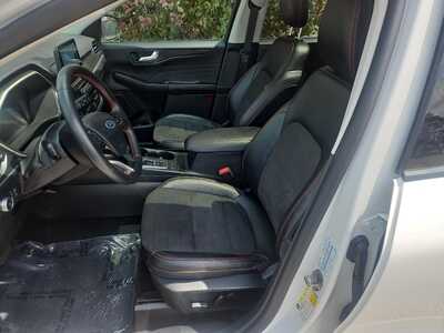 2022 Ford Escape, $21390. Photo 8