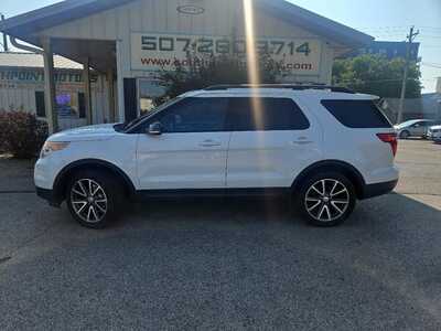 2015 Ford Explorer, $10900. Photo 2