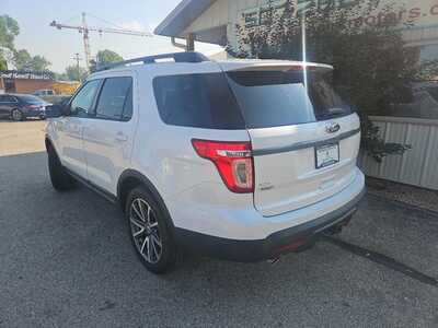 2015 Ford Explorer, $10900. Photo 3