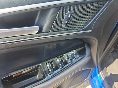 2018 Ford Edge, $16900. Photo 9