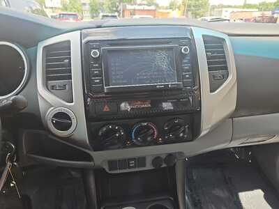 2015 Toyota Tacoma, $24900. Photo 12