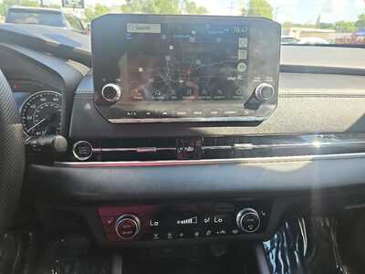 2022 Mitsubishi Outlander, $0. Photo 12