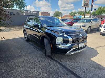 2022 Mitsubishi Outlander, $0. Photo 6