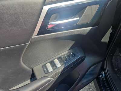 2022 Mitsubishi Outlander, $0. Photo 9
