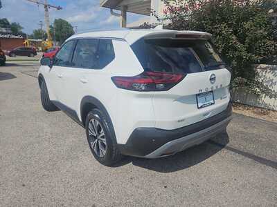 2021 Nissan Rogue, $15900. Photo 3