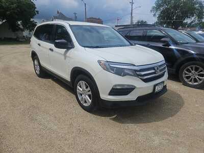 2017 Honda Pilot, $0. Photo 1