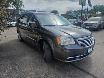 2016 Chrysler Town & Country, $9900. Photo 6