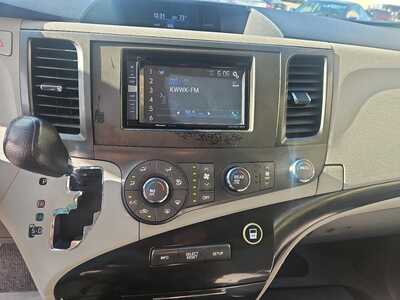 2012 Toyota Sienna, $0. Photo 11
