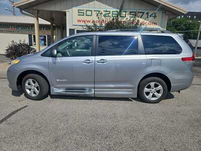 2012 Toyota Sienna, $0. Photo 2