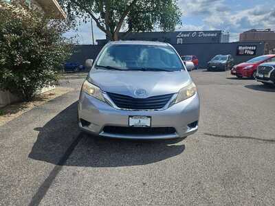 2012 Toyota Sienna, $0. Photo 7
