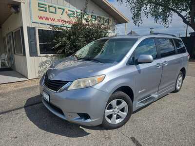 2012 Toyota Sienna, $0. Photo 1
