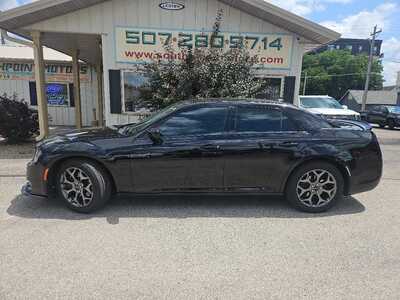 2017 Chrysler 300, $13900. Photo 2