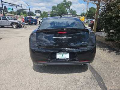2017 Chrysler 300, $13900. Photo 4