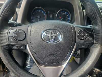 2018 Toyota RAV4, $16900. Photo 10