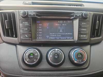 2018 Toyota RAV4, $16900. Photo 12