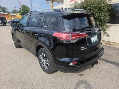 2018 Toyota RAV4, $16900. Photo 3