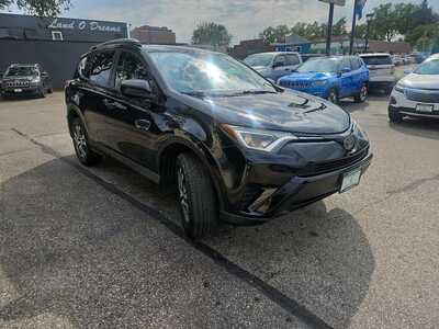 2018 Toyota RAV4, $16900. Photo 6
