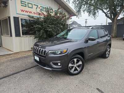 2020 Jeep Cherokee, $17900. Photo 1