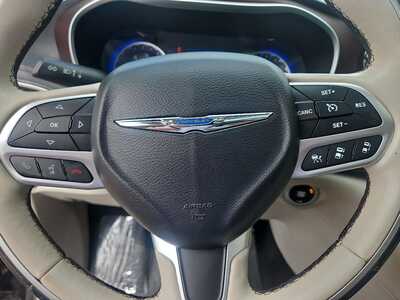 2017 Chrysler Pacifica, $12900. Photo 10