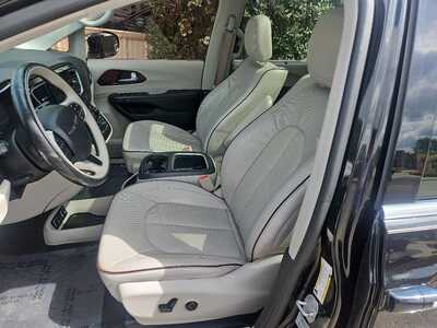 2017 Chrysler Pacifica, $12900. Photo 8