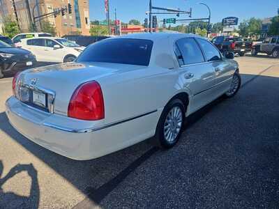 2005 Lincoln Town Car, $7995. Photo 5