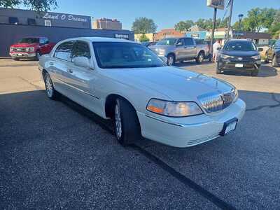 2005 Lincoln Town Car, $7995. Photo 6