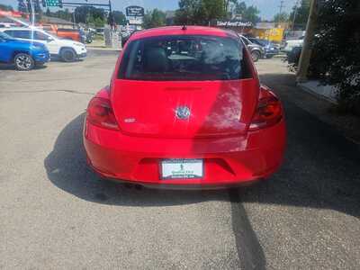 2012 Volkswagen Beetle, $8900. Photo 4