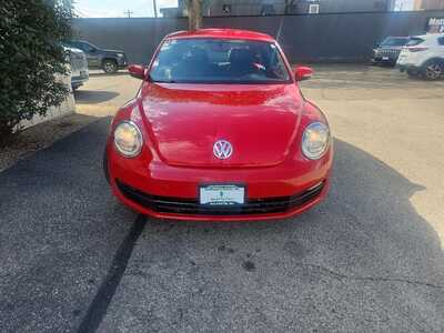 2012 Volkswagen Beetle, $8900. Photo 7